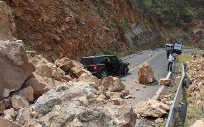 Sismo deja afectaciones en carreteras de Oaxaca